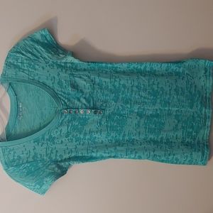 Guess women's t-shirt, XS in Seafoam Green